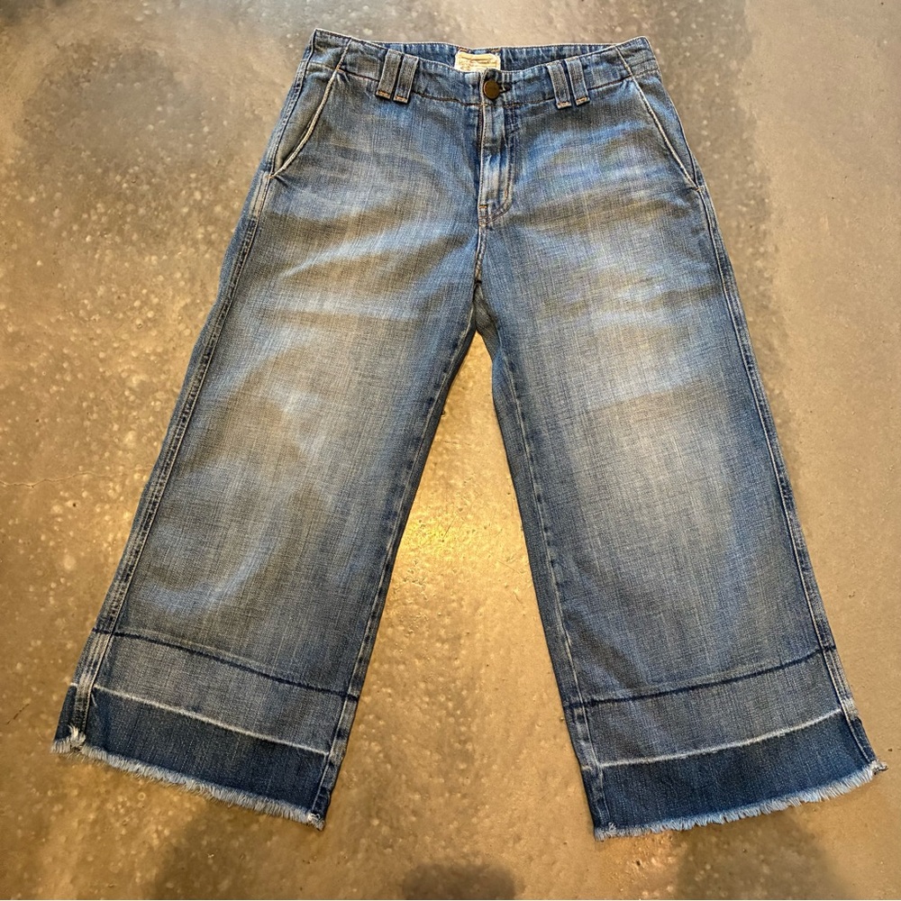 Cropped Wide-leg Trouser style Jean with Distressed Hem